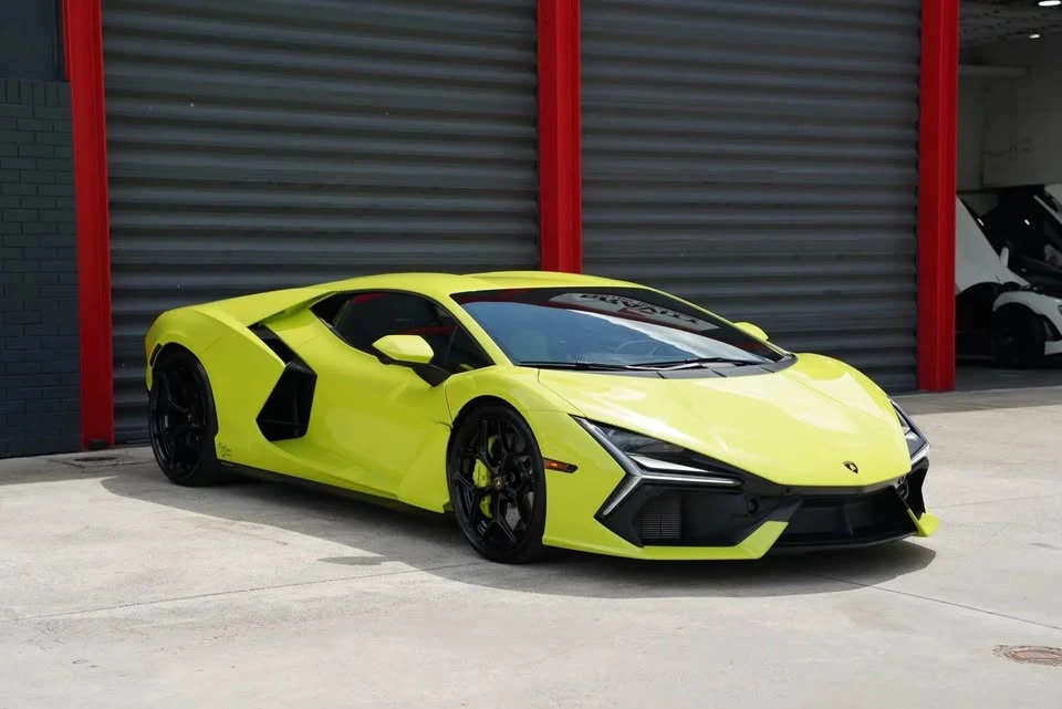 2025 Lamborghini Revuelto - Image 3 of 13