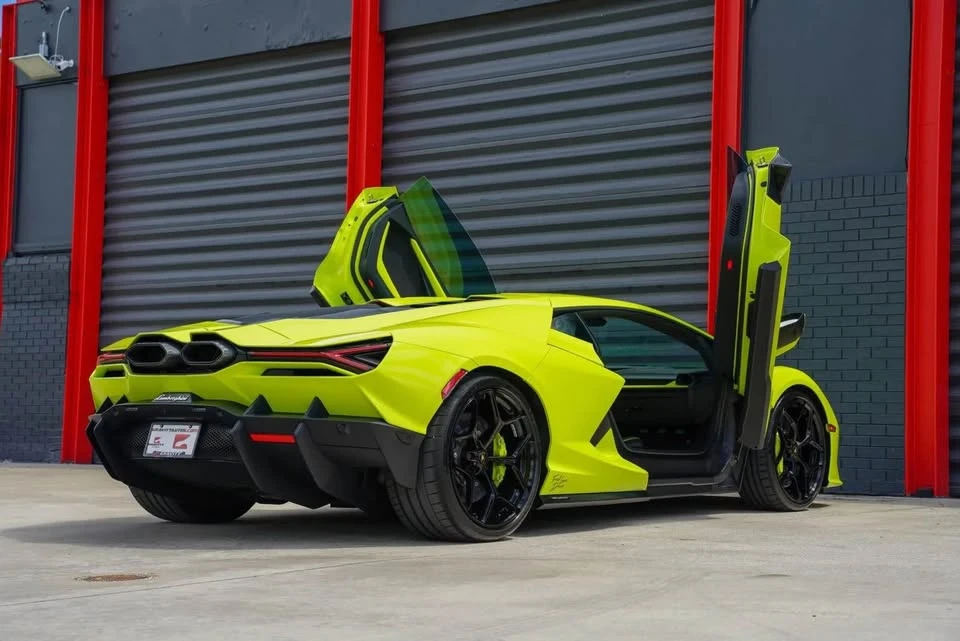2025 Lamborghini Revuelto - Image 6 of 13