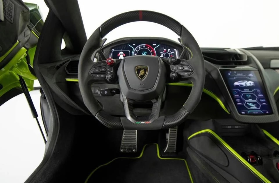 2025 Lamborghini Revuelto - Image 14 of 15