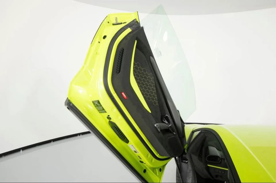 2025 Lamborghini Revuelto - Image 9 of 15