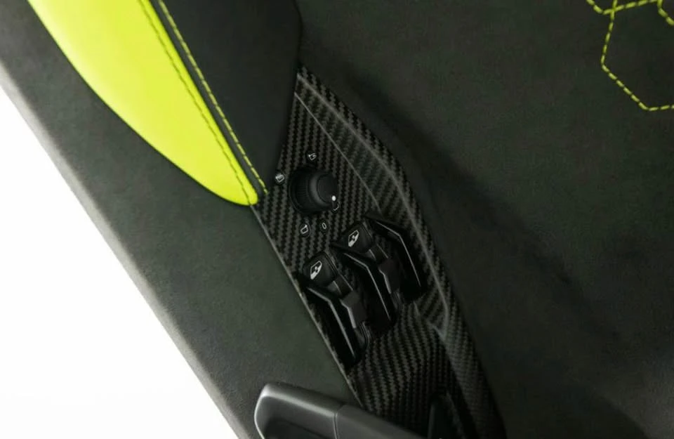 2025 Lamborghini Revuelto - Image 11 of 15