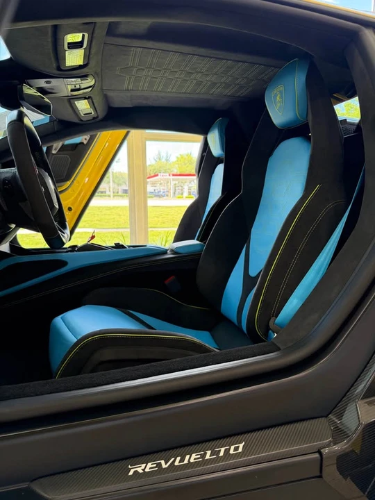 2025 Lamborghini Revuelto - Image 11 of 19