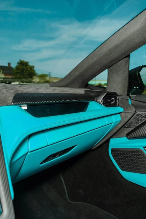 2025 Lamborghini Revuelto - Image 13 of 19