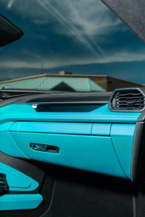 2025 Lamborghini Revuelto - Image 17 of 19
