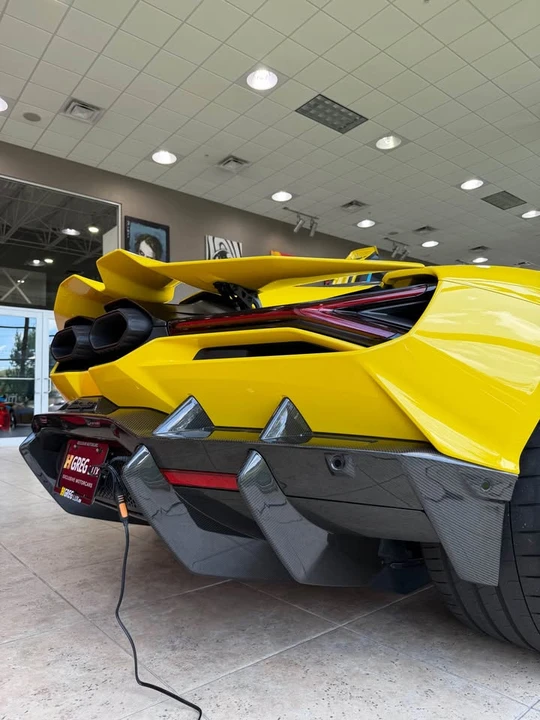 2025 Lamborghini Revuelto - Image 6 of 19