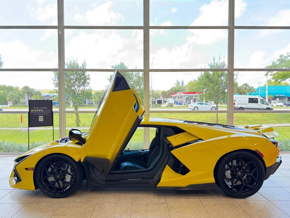 2025 Lamborghini Revuelto - Image 2 of 19