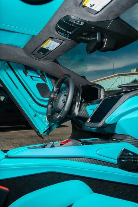 2025 Lamborghini Revuelto - Image 16 of 19