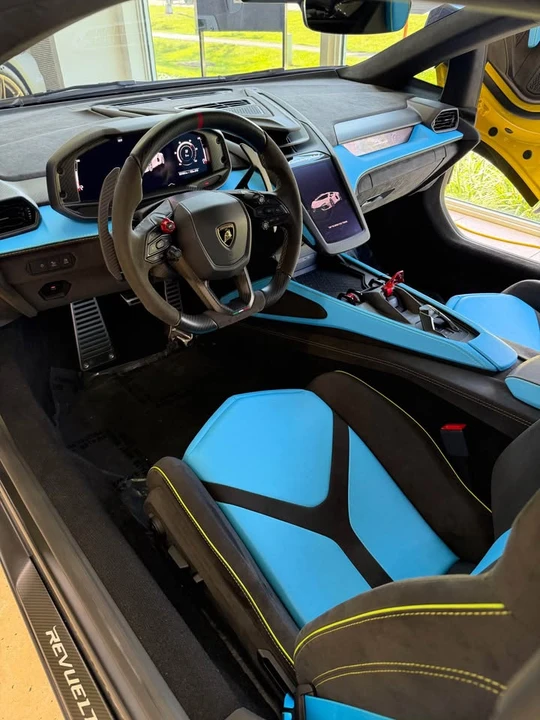 2025 Lamborghini Revuelto - Image 12 of 19