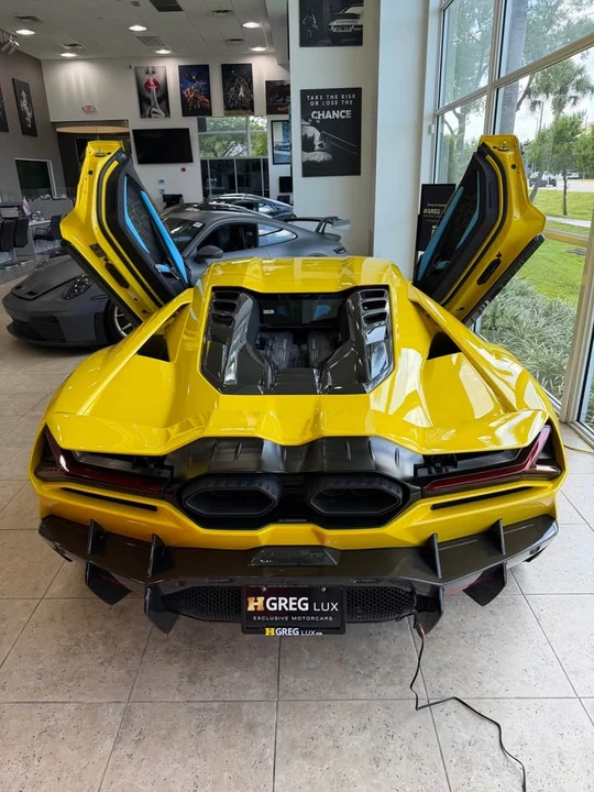 2025 Lamborghini Revuelto - Image 4 of 19
