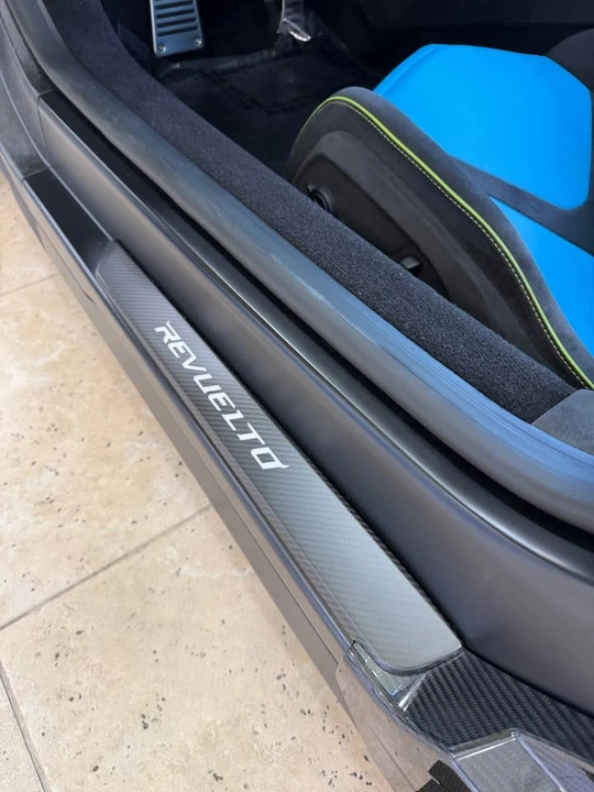 2025 Lamborghini Revuelto - Image 17 of 19
