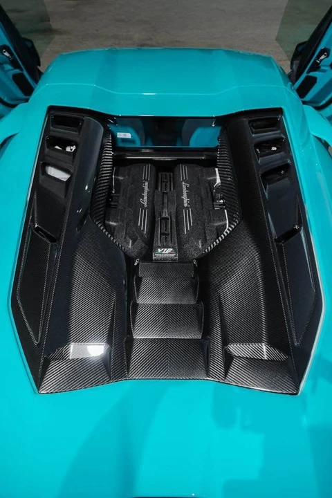 2025 Lamborghini Revuelto - Image 19 of 19