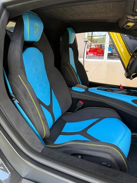2025 Lamborghini Revuelto - Image 15 of 19