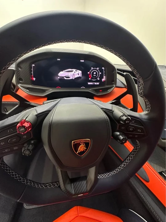 2025 Lamborghini Revuelto - Image 10 of 11