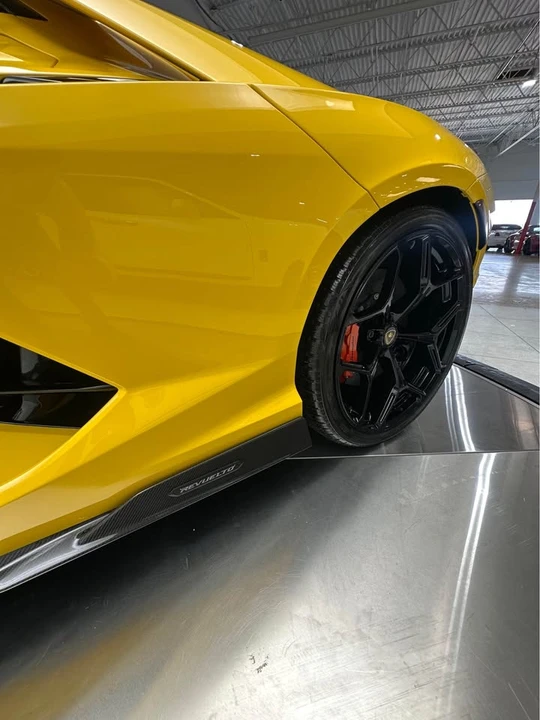 2025 Lamborghini Revuelto - Image 6 of 11