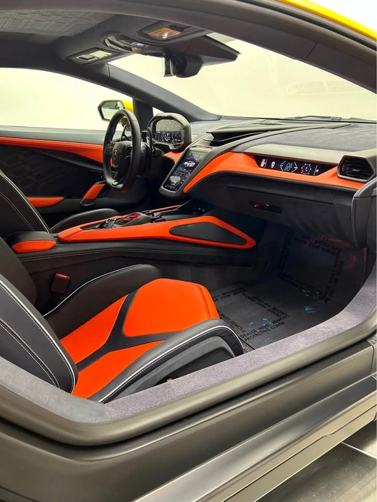 2025 Lamborghini Revuelto - Image 4 of 18