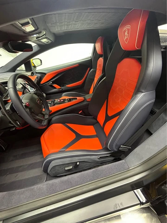 2025 Lamborghini Revuelto - Image 2 of 18