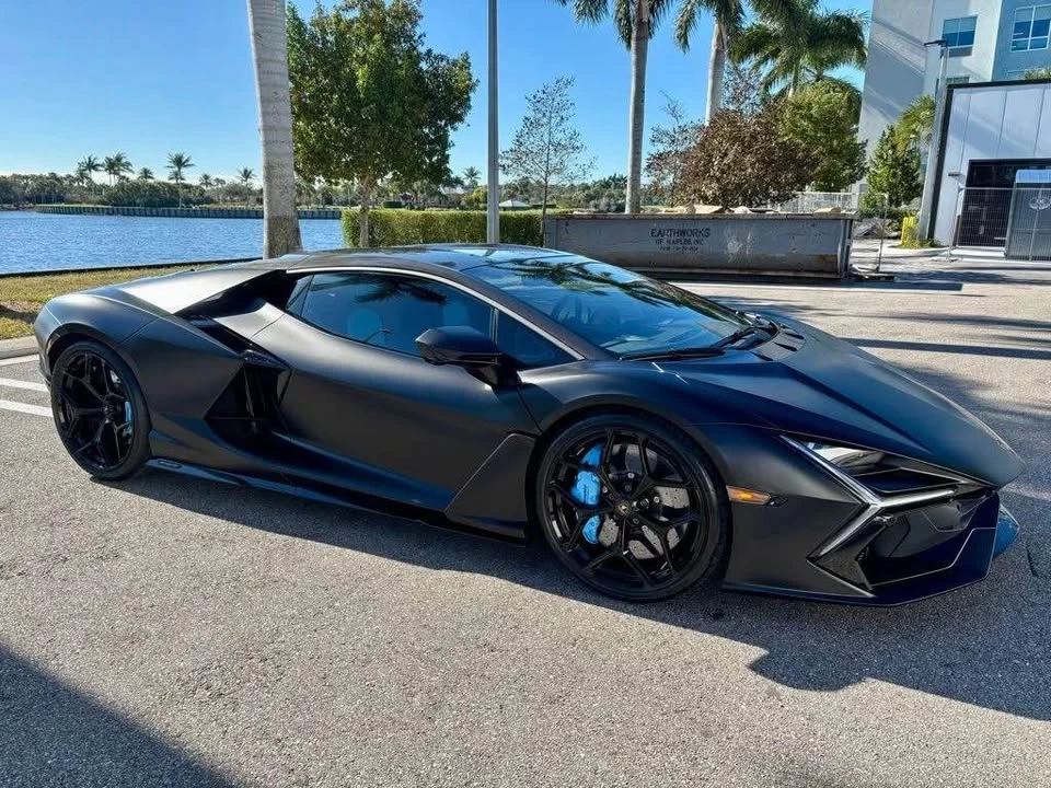 2025 Lamborghini Revuelto - Image 2 of 10