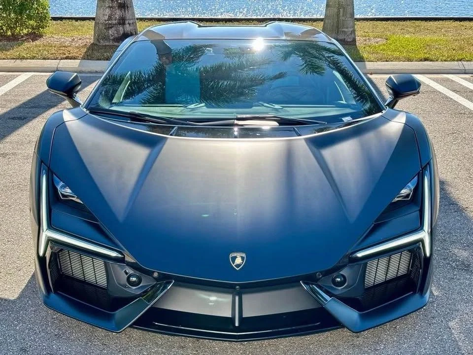 2025 Lamborghini Revuelto - Image 3 of 10