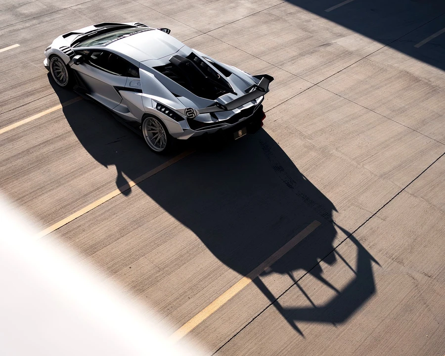 2025 Lamborghini Revuelto - Image 19 of 31