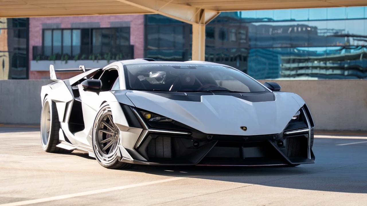 2025 Lamborghini Revuelto - Image 26 of 31