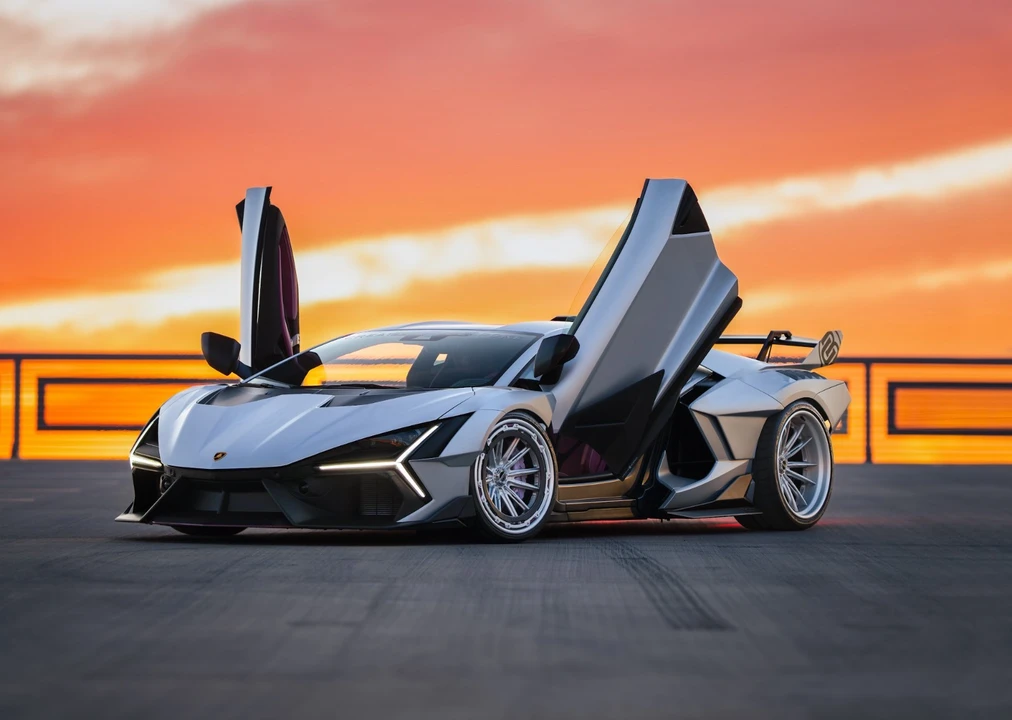 2025 Lamborghini Revuelto - Image 2 of 31