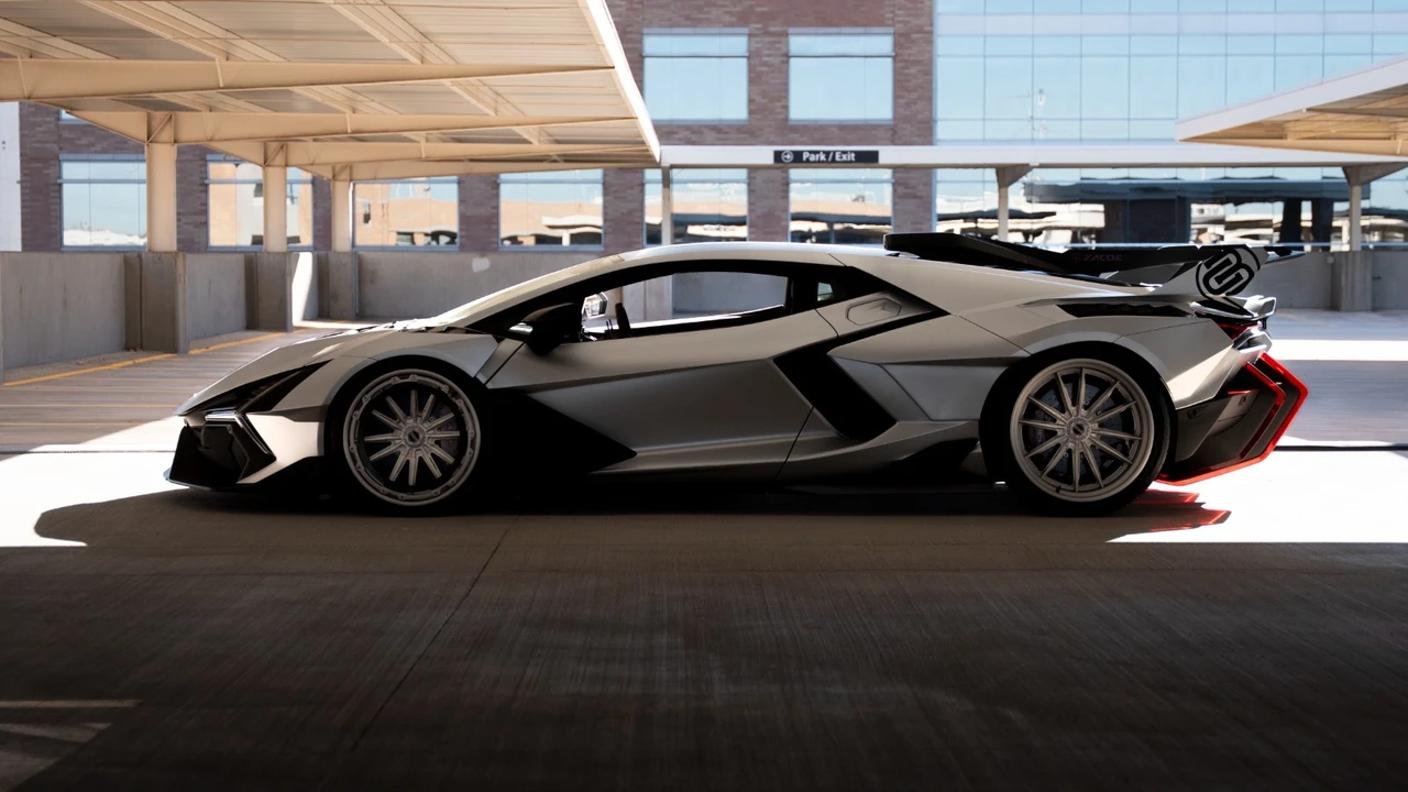 2025 Lamborghini Revuelto - Image 5 of 31