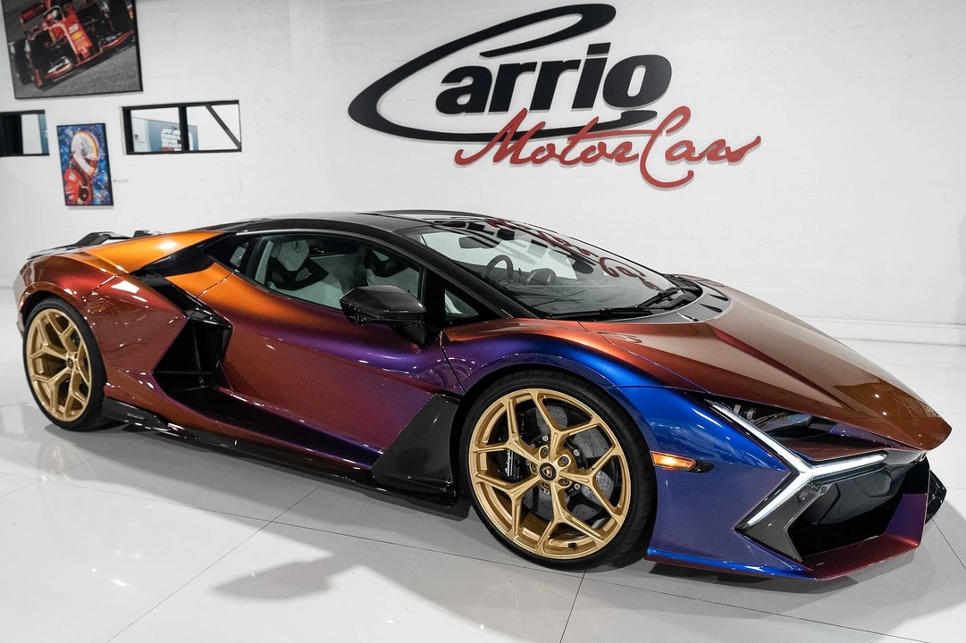 2025 Lamborghini Revuelto - Image 9 of 31