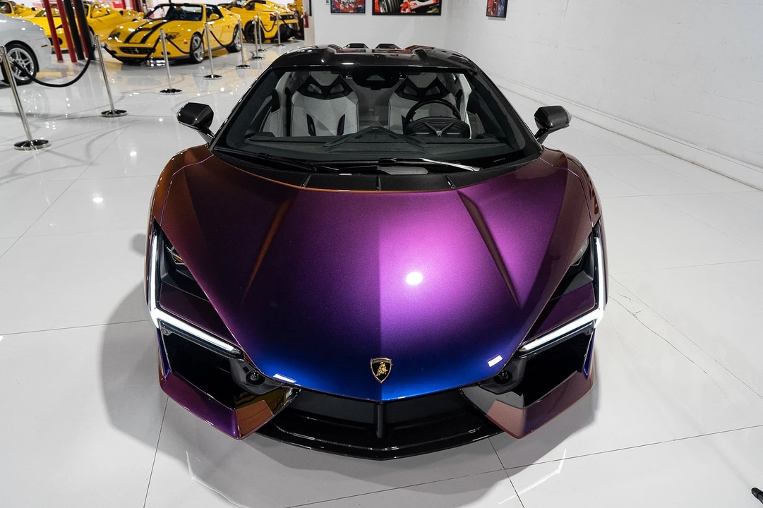 2025 Lamborghini Revuelto - Image 10 of 31
