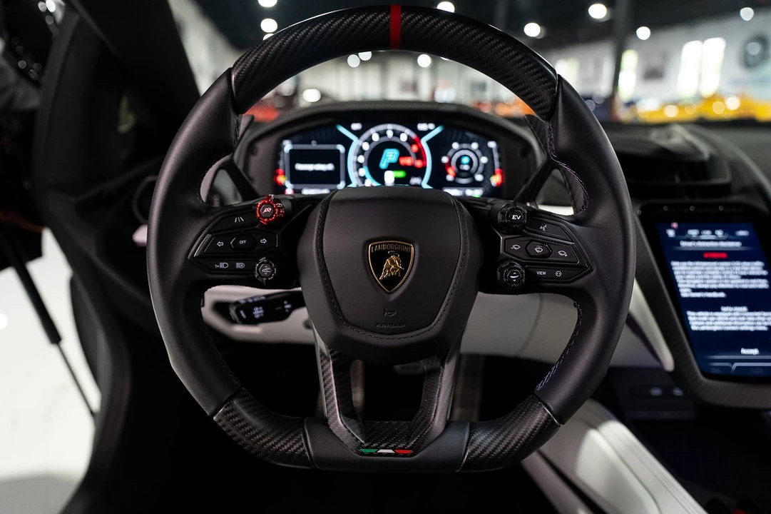 2025 Lamborghini Revuelto - Image 22 of 31