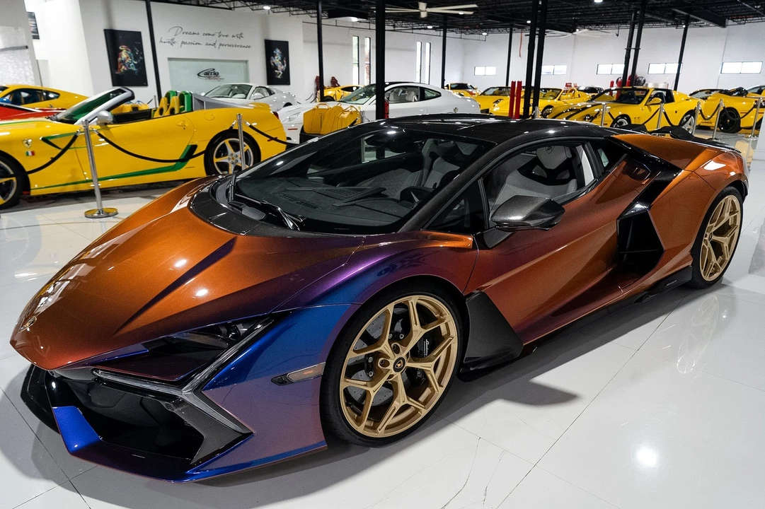 2025 Lamborghini Revuelto - Image 11 of 31