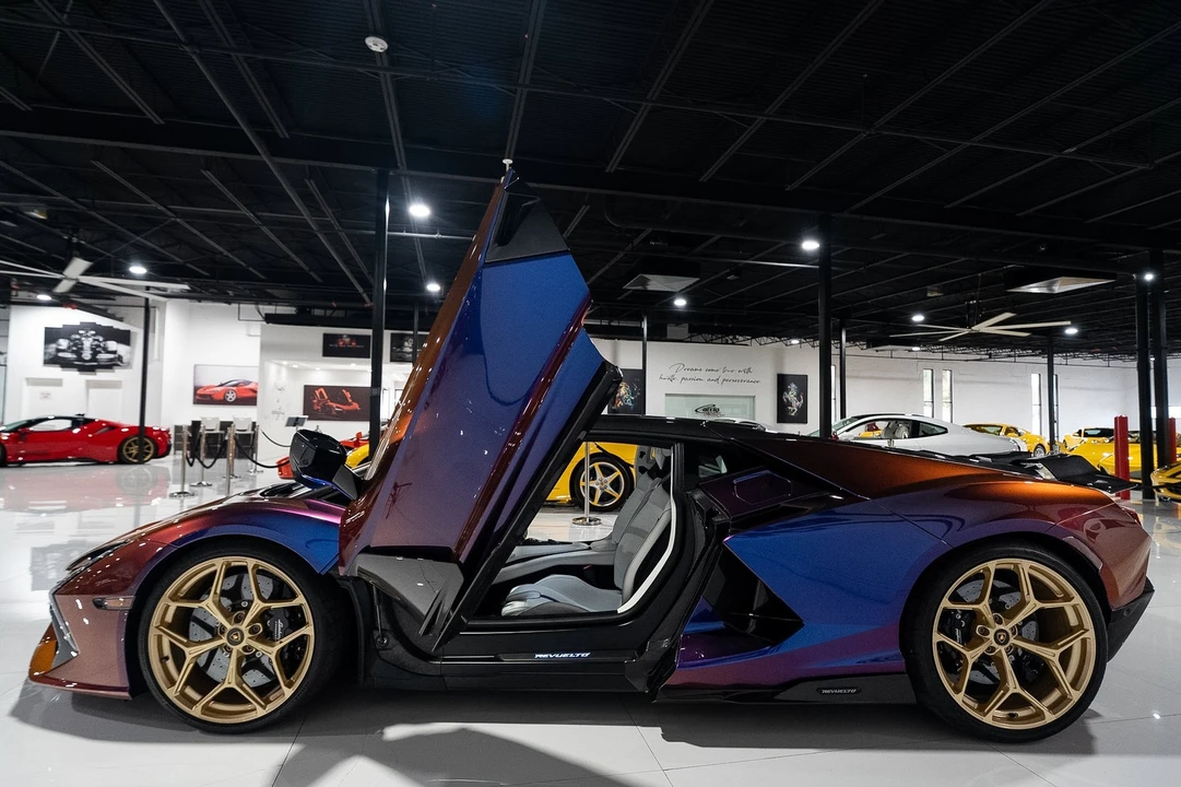 2025 Lamborghini Revuelto - Image 4 of 31