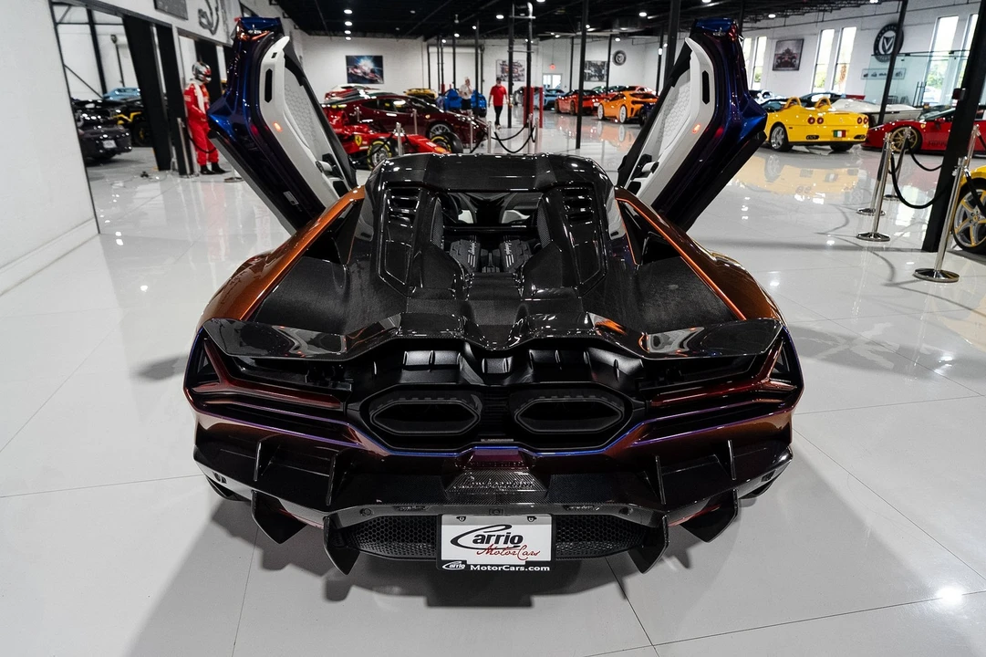 2025 Lamborghini Revuelto - Image 6 of 31