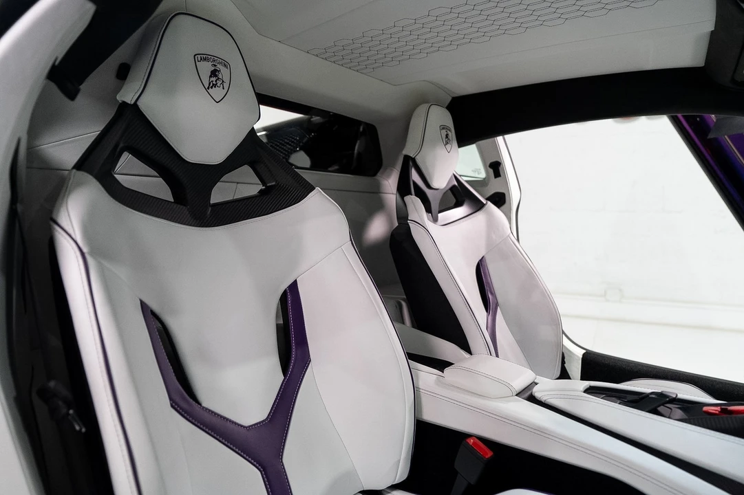 2025 Lamborghini Revuelto - Image 20 of 31