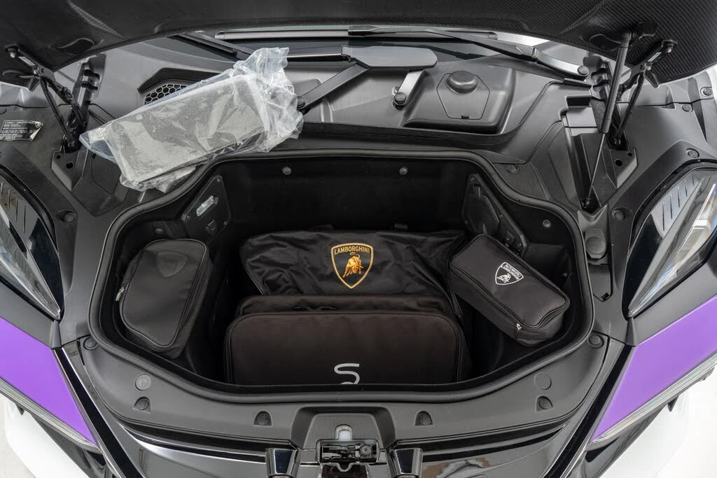 2025 Lamborghini Revuelto - Image 18 of 31