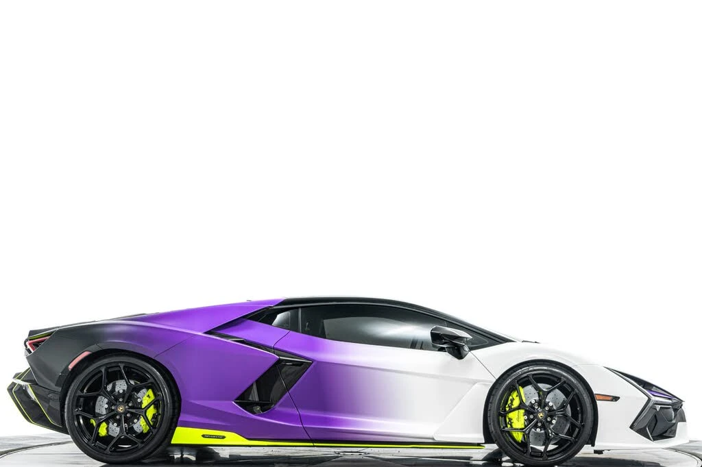 2025 Lamborghini Revuelto - Image 2 of 31