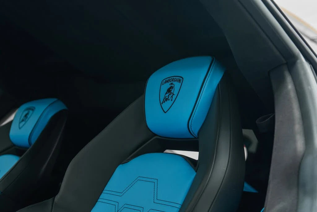2025 Lamborghini Revuelto - Image 26 of 31