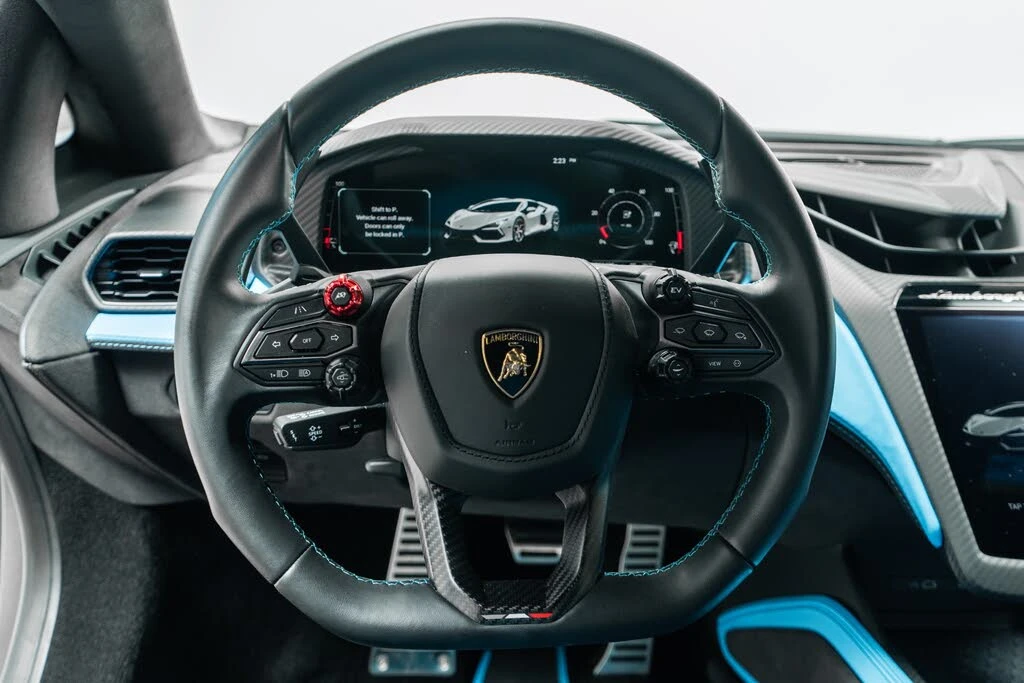 2025 Lamborghini Revuelto - Image 15 of 31