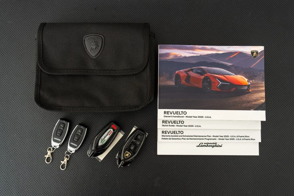 2025 Lamborghini Revuelto - Image 20 of 31