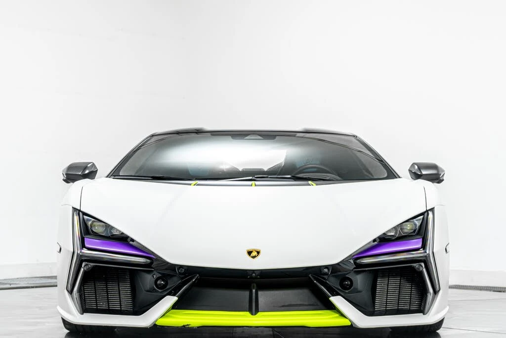 2025 Lamborghini Revuelto - Image 4 of 31