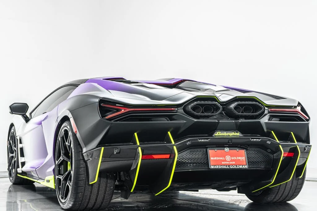 2025 Lamborghini Revuelto - Image 7 of 31