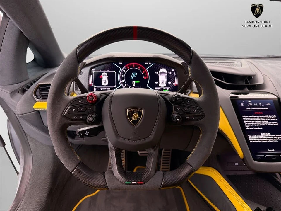 2025 Lamborghini Revuelto - Image 13 of 17