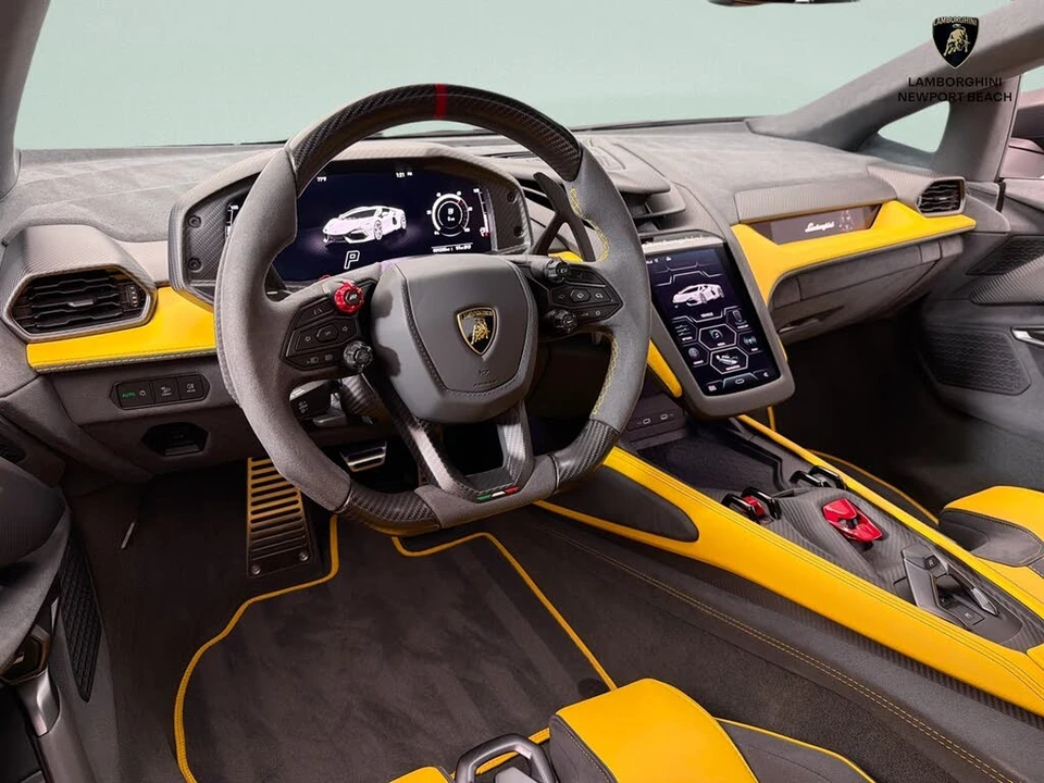 2025 Lamborghini Revuelto - Image 10 of 17
