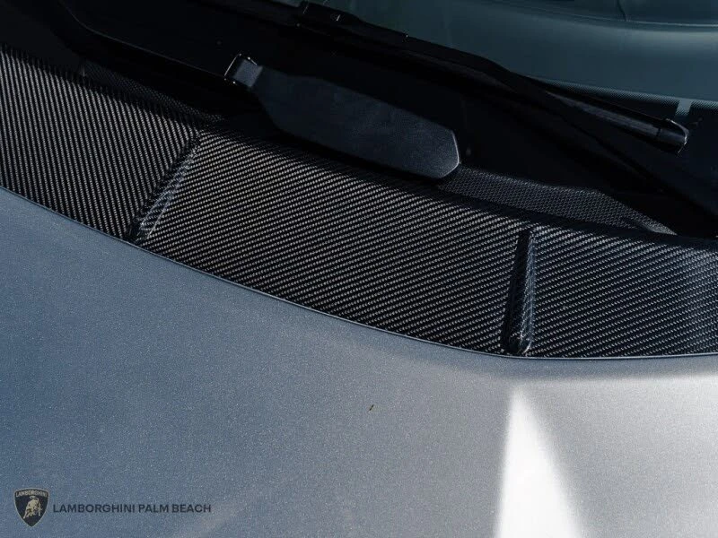 2025 Lamborghini Revuelto - Image 13 of 31