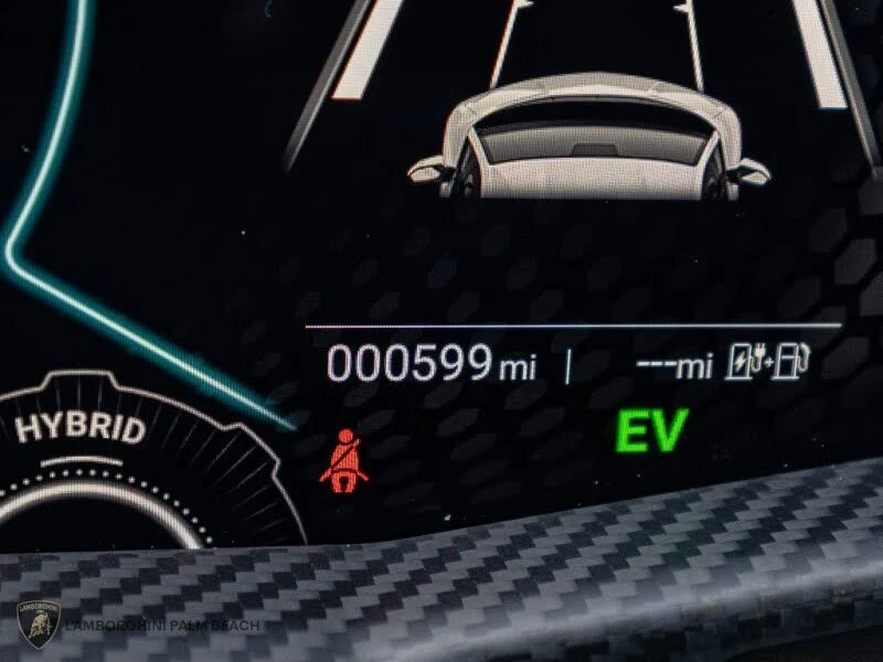 2025 Lamborghini Revuelto - Image 25 of 31