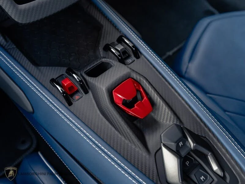 2025 Lamborghini Revuelto - Image 22 of 31