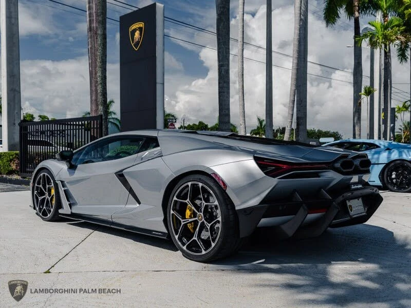 2025 Lamborghini Revuelto - Image 3 of 31