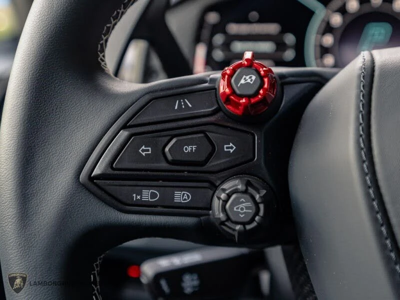 2025 Lamborghini Revuelto - Image 27 of 31