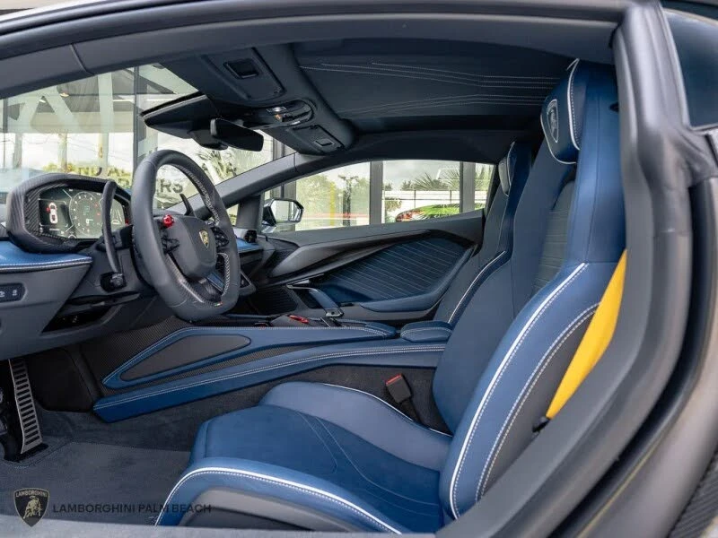 2025 Lamborghini Revuelto - Image 31 of 31