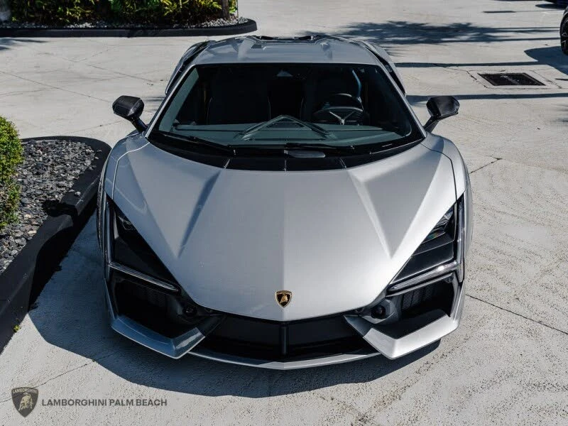 2025 Lamborghini Revuelto - Image 9 of 31
