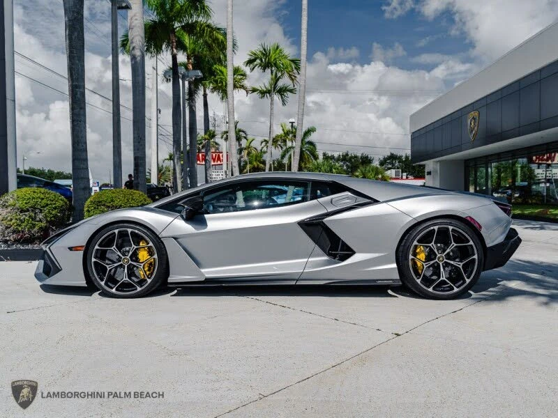 2025 Lamborghini Revuelto - Image 2 of 31